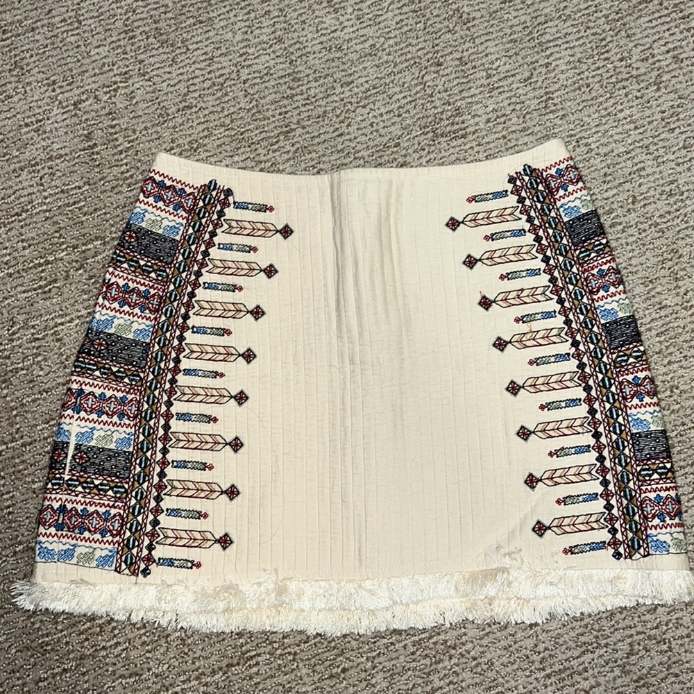 Zara Trafaluc tribal Embroidered Fringe Quilted Mini Skirt rustic textured ivory - Picture 2 of 4